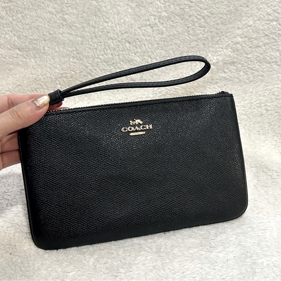 NWT Coach Retextured Leather Large Wristlet - Picture 1 of 6